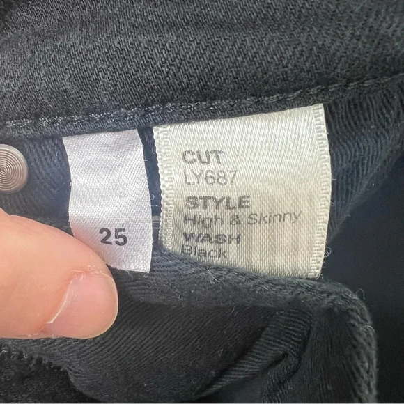 Reformation High Rise & Skinny Jeans in Black Wash Size 25 B22 - Picture 7 of 7